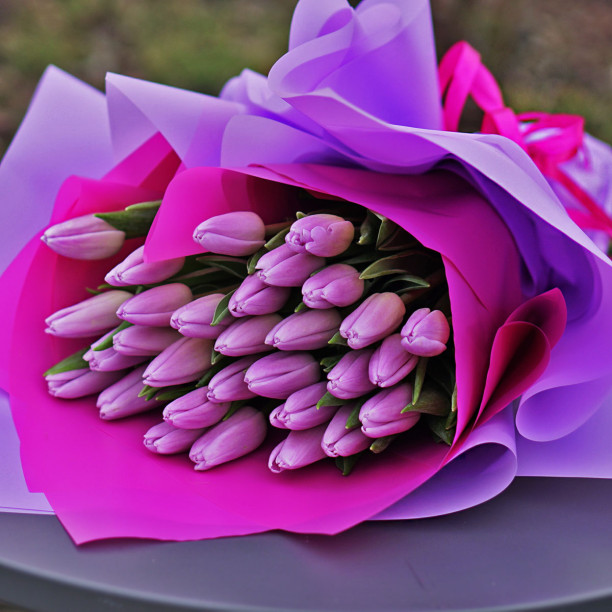 25 purple tulips buy with delivery