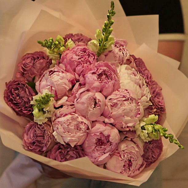 Bouquet with peonies and roses Caprice buy with delivery