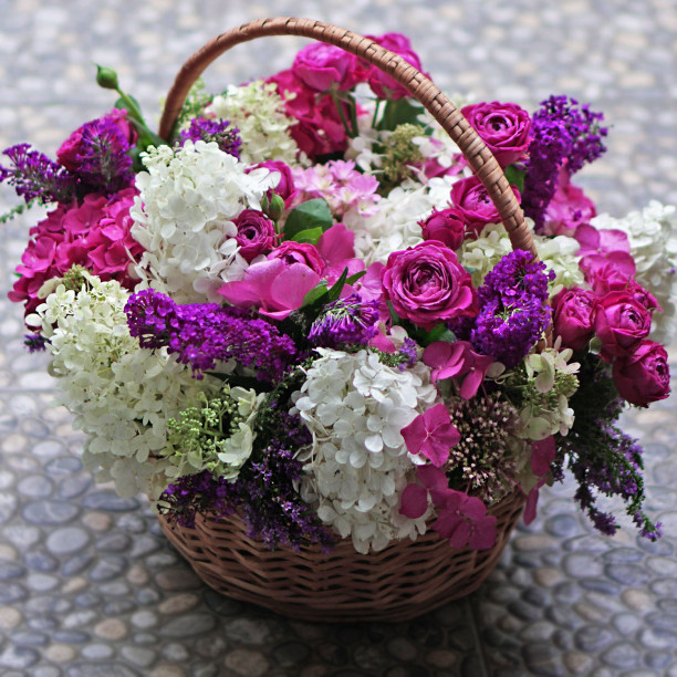Flower basket "Your I" buy with delivery