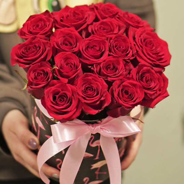 17 red roses in a box buy with delivery