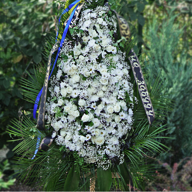 Funeral wreath on tripod No. 28 Height 180 cm buy with delivery