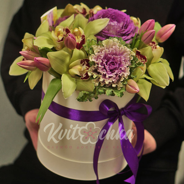 Bouquet in a box Purple style buy with delivery