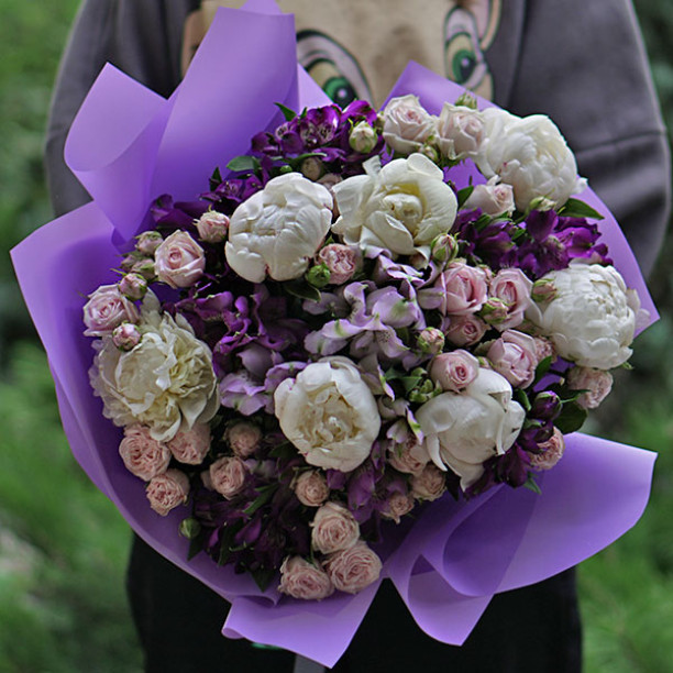 A large bouquet with white peonies buy with delivery
