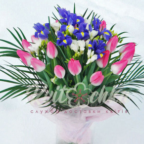 Delicate spring mix