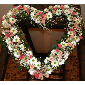 Composition in the shape of a heart No. 2